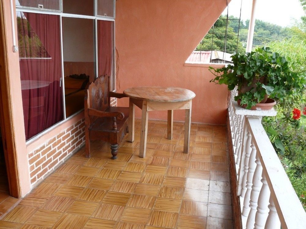 Hotel Playa Linda Panajachel Esterno foto