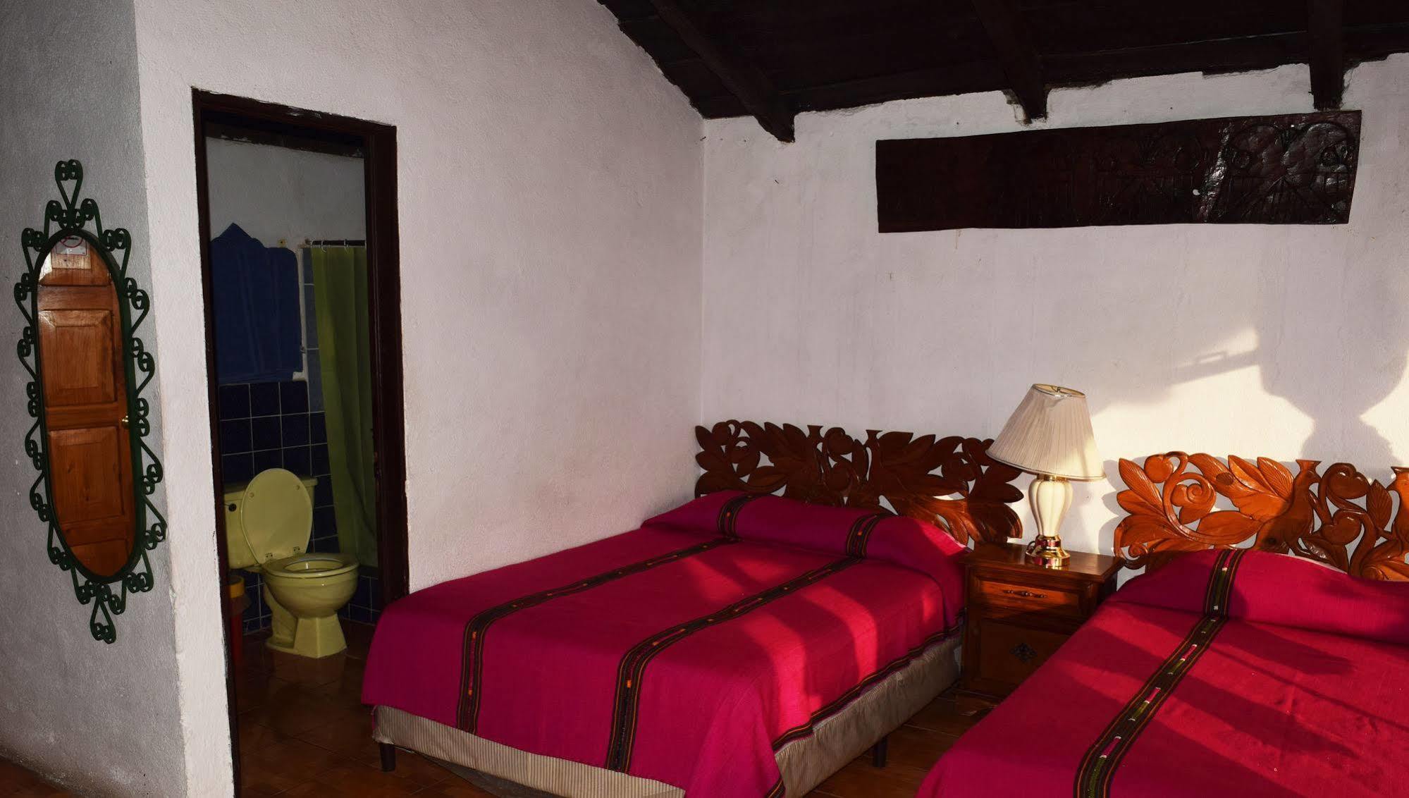 Hotel Playa Linda Panajachel Esterno foto
